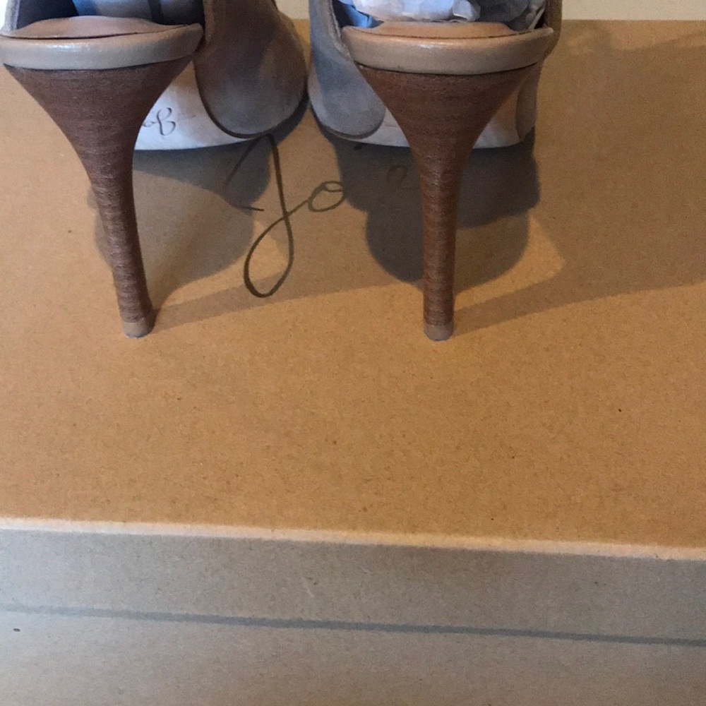 Shoes - Picture 4 of 4